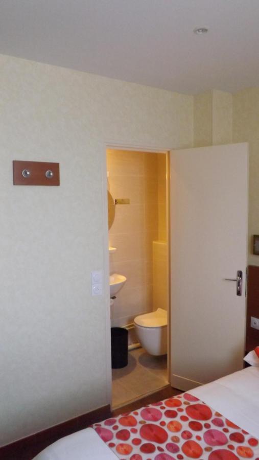 Hotel De La Place Des Alpes Париж Екстериор снимка