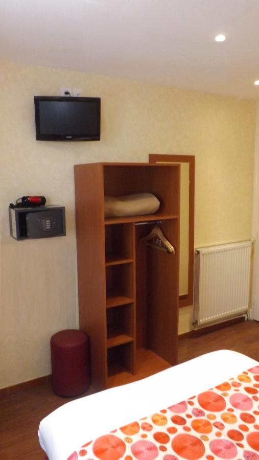 Hotel De La Place Des Alpes Париж Екстериор снимка